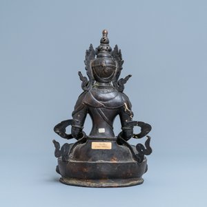 Une figure de Bouddha en bronze doré, Sino-Tibet, 19ème — photo 3