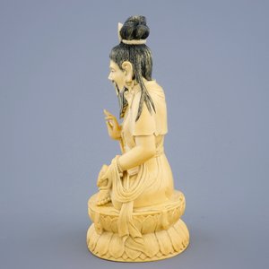 Une figure de Bouddha en ivoire sculpté, Chine, 19ème — photo 2