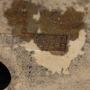 Une figure de Bouddha en porcelaine de Chine biscuit émaillé verte, marque en creux, République — photo 10