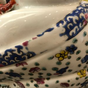 Une figure de Bouddha en porcelaine de Chine famille rose, 19/20ème — photo 12