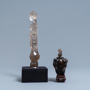 Une figure de Bouddha et un petit vase couvert en cristal de rocher sculpté, Chine, 19/20ème — photo 5