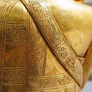 Une figure de Bouddha Shakyamuni en bronze doré, Sino-Tibet, 17/18ème — photo 33