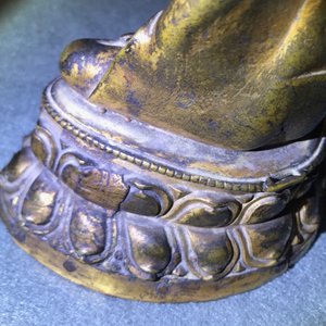 Une figure de Bouddha Shakyamuni en bronze doré, Tibet, 14/15ème — photo 24