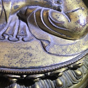 Une figure de Bouddha Shakyamuni en bronze doré, Tibet, 15/16ème — photo 22