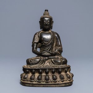 Une figure de Bouddha Shakyamuni en bronze, Ming — photo 3