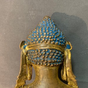 Une figure de Bouddha Shakyamuni en cuivre doré, 17/18ème — photo 13