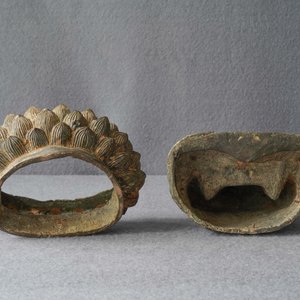 Une figure de Bouddha sur trône de lotus en bronze, Chine, Ming — photo 12