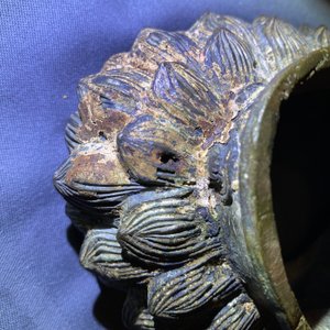 Une figure de Bouddha sur trône de lotus en bronze, Chine, Ming — photo 22