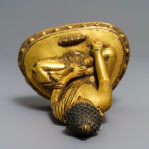 Une figure de Bouddha Vajrasana en bronze doré, Tibet, 15/16ème — photo 5