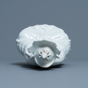 Une figure de Doumu en porcelaine blanc de Chine, marque en creux, 19/20ème — photo 5