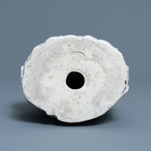 Une figure de Doumu en porcelaine blanc de Chine, marque en creux, 19/20ème — photo 6