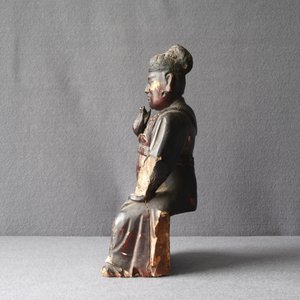 Une figure de Guan Yu en bois laqué et doré, Chine, Ming — photo 11