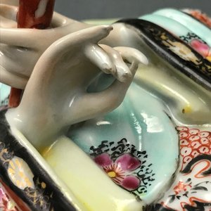 Une figure de Guanyin debout en porcelaine de Chine, Qianlong — photo 18