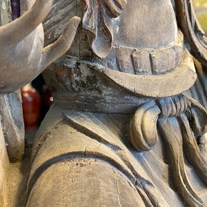 Une figure de Guanyin en bois peint, Chine, Ming — photo 29