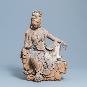 Une figure de Guanyin en bois peint, Chine, Ming — photo 5