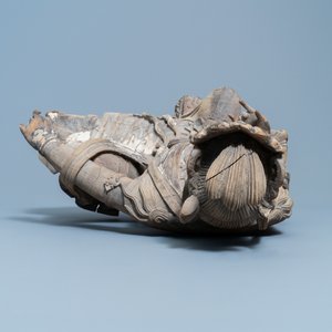 Une figure de Guanyin en bois peint, Chine, Ming — photo 7