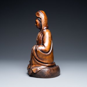 Une figure de Guanyin en bronze incrusté d'argent, marque Shi Sou, 18/19ème — photo 3