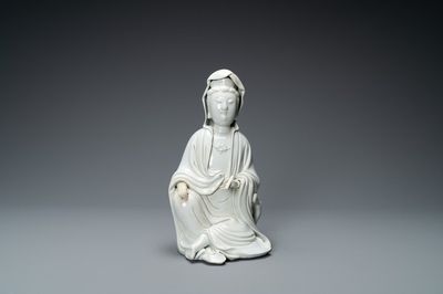 Une figure de Guanyin en porcelaine blanc de Chine de Dehua, 18/19ème