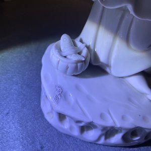 Une figure de Guanyin en porcelaine blanc de Chine de Dehua, Kangxi/Qianlong — photo 18