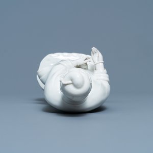 Une figure de Guanyin en porcelaine blanc de Chine de Dehua, Kangxi/Qianlong — photo 6