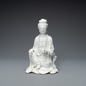Une figure de Guanyin en porcelaine blanc de Chine de Dehua, marque de Boji Yuren, 18/19ème — photo 1