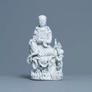 Une figure de Guanyin en porcelaine blanc de Chine de Dehua, marque de He Chaozong, 20ème — photo 2