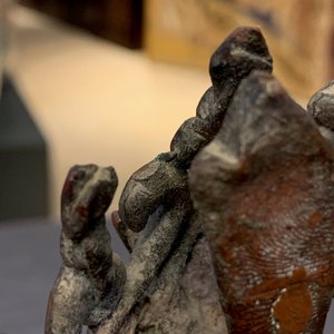 Une figure de Guanyin sur un kylin en bronze, Chine, Ming — photo 10
