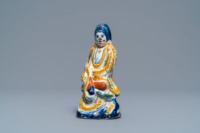 Une figure de la déesse chinoise Guanyin en faïence de Delft polychrome, 1er quart du 18ème