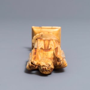 Une figure de Li Tieguai en ivoire sculpté, Ming — photo 5