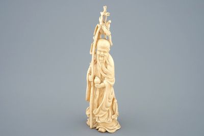 Une figure de Shou Lao en ivoire sculpté, Chine, fin du 19ème