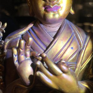Une figure de Tsongkhapa en bois doré et laqué, Chine, 18ème — photo 7