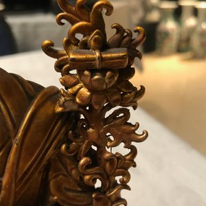 Une figure de Tsongkhapa en bois doré et laqué, Chine, 18ème — photo 10