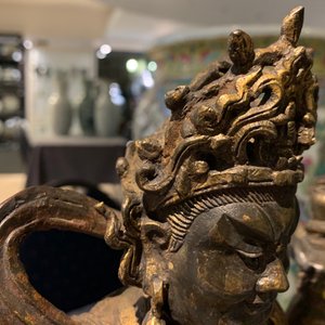 Une figure de Weituo en bronze laqué et doré, Chine, Ming — photo 17