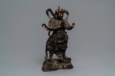 Une figure de Weituo en bronze laqué et doré, Chine, Ming