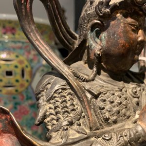 Une figure de Weituo en bronze laqué et doré, Chine, Ming — photo 16