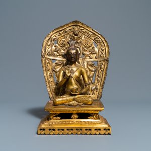 Une figure du Bouddha en bronze doré, Sino-Tibet, 17/18ème — photo 2