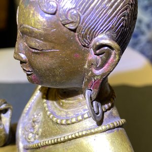 Une figure du Bouddha en bronze doré, Sino-Tibet, 17/18ème — photo 22