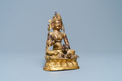 Une figure du Bouddha en cuivre doré, Sino-Tibet, 18/19ème
