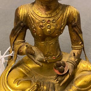 Une figure du Bouddha en cuivre doré, Sino-Tibet, 18/19ème — photo 17