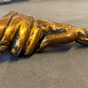 Une figure du Bouddha Shakyamuni en bronze doré, Sino-Tibet, Ming — photo 16