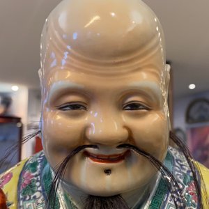 Une figure du Dieu d'étoiles 'Shou' en porcelaine de Chine famille rose, 19ème — photo 17