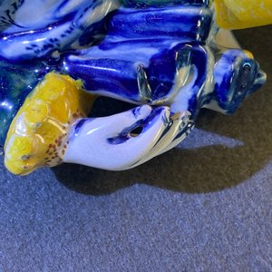 Une figure d'un acteur à tête ammovible en faïence polychrome de Delft, 1er quart du 18ème — photo 17