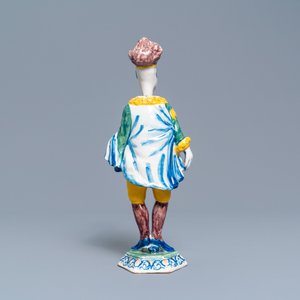 Une figure d'un acteur à tête ammovible en faïence polychrome de Delft, 1er quart du 18ème — photo 4