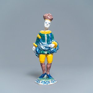 Une figure d'un acteur à tête ammovible en faïence polychrome de Delft, 1er quart du 18ème — photo 9