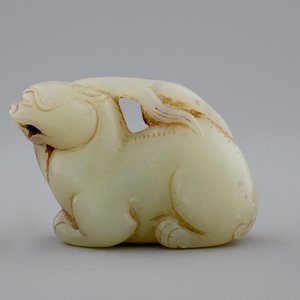 Une figure d'un cerf en jade céladon sculpté, Chine, 18/19ème — photo 2