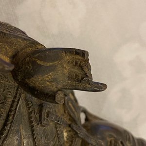 Une figure d'un dignitaire en bronze, Chine, Ming — photo 8