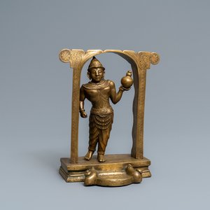 Une figure d'un gardien de temple en bronze doré, Népal, 19ème — photo 1