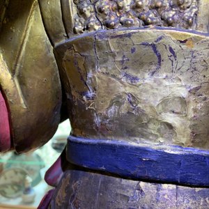 Une figure d'un gardien en bois sculpté et doré, Chine, 17/18ème — photo 16