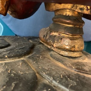 Une figure d'un gardien en bois sculpté et doré, Chine, 17/18ème — photo 18