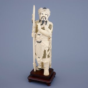Une figure d'un guerrier en ivoire sculpté sur socle, Chine, fin du 19ème — photo 2